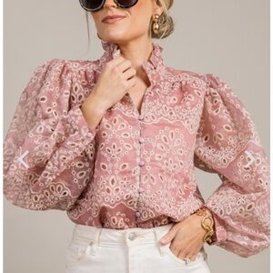 NWT Lovelo Size Large Dusty Pink‎ Boutique Embroidered Blouse Long Puff Sleeve